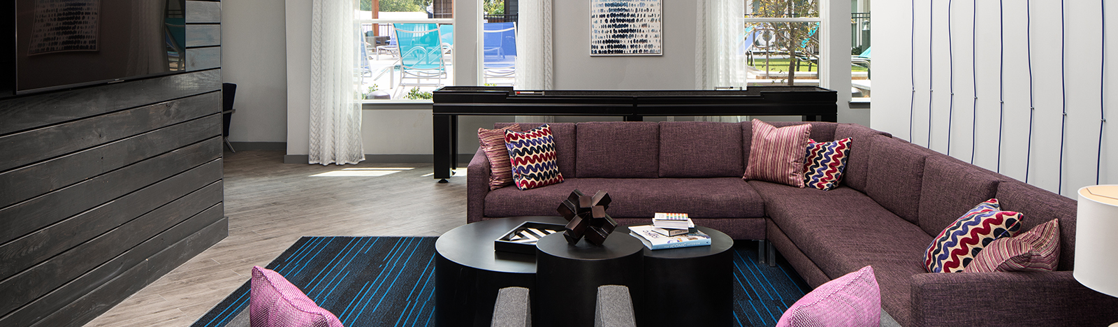 Resident lounge featuring an entertainment center